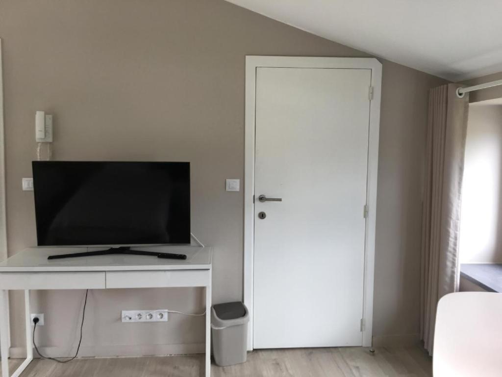 Le Jardin Du The Bord De La Meuse Hotel Намюр Екстериор снимка