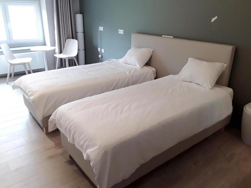 Le Jardin Du The Bord De La Meuse Hotel Намюр Екстериор снимка