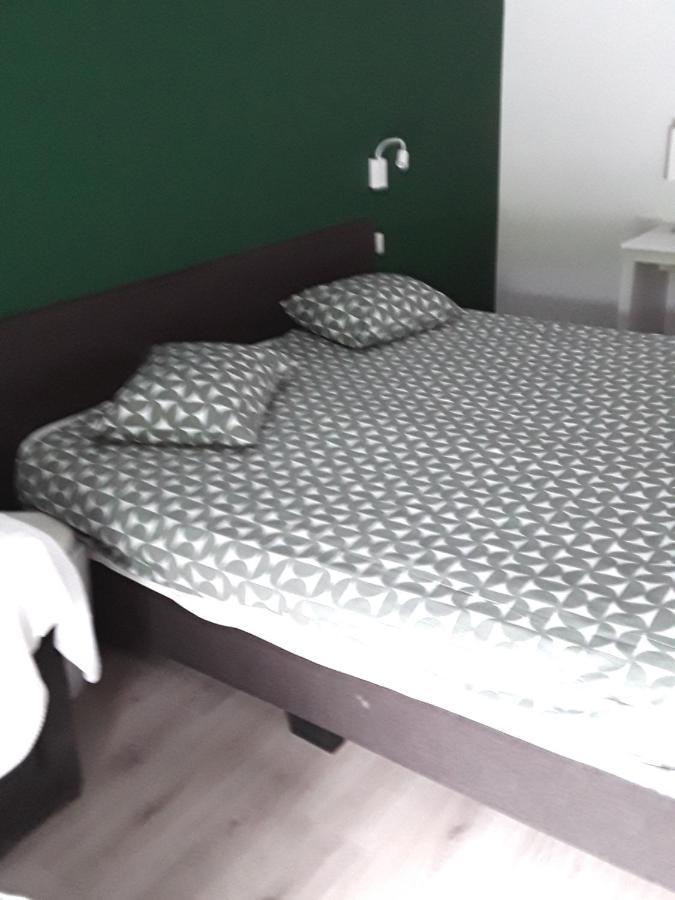Le Jardin Du The Bord De La Meuse Hotel Намюр Екстериор снимка