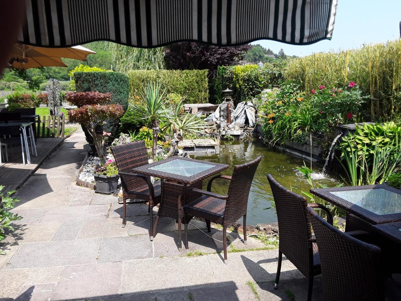 Le Jardin Du The Bord De La Meuse Hotel Намюр Екстериор снимка